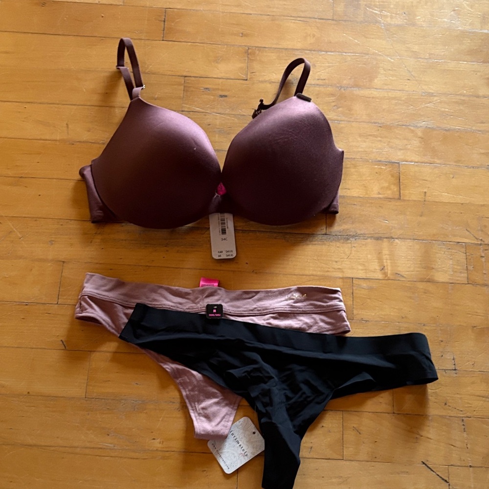 La SENZA Mauve and Black Push-Up Bra & Thongs Set
